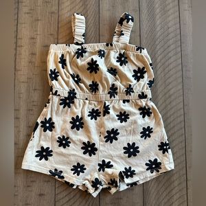 Romper ‘Old Navy’ Black & Cream Floral 2T